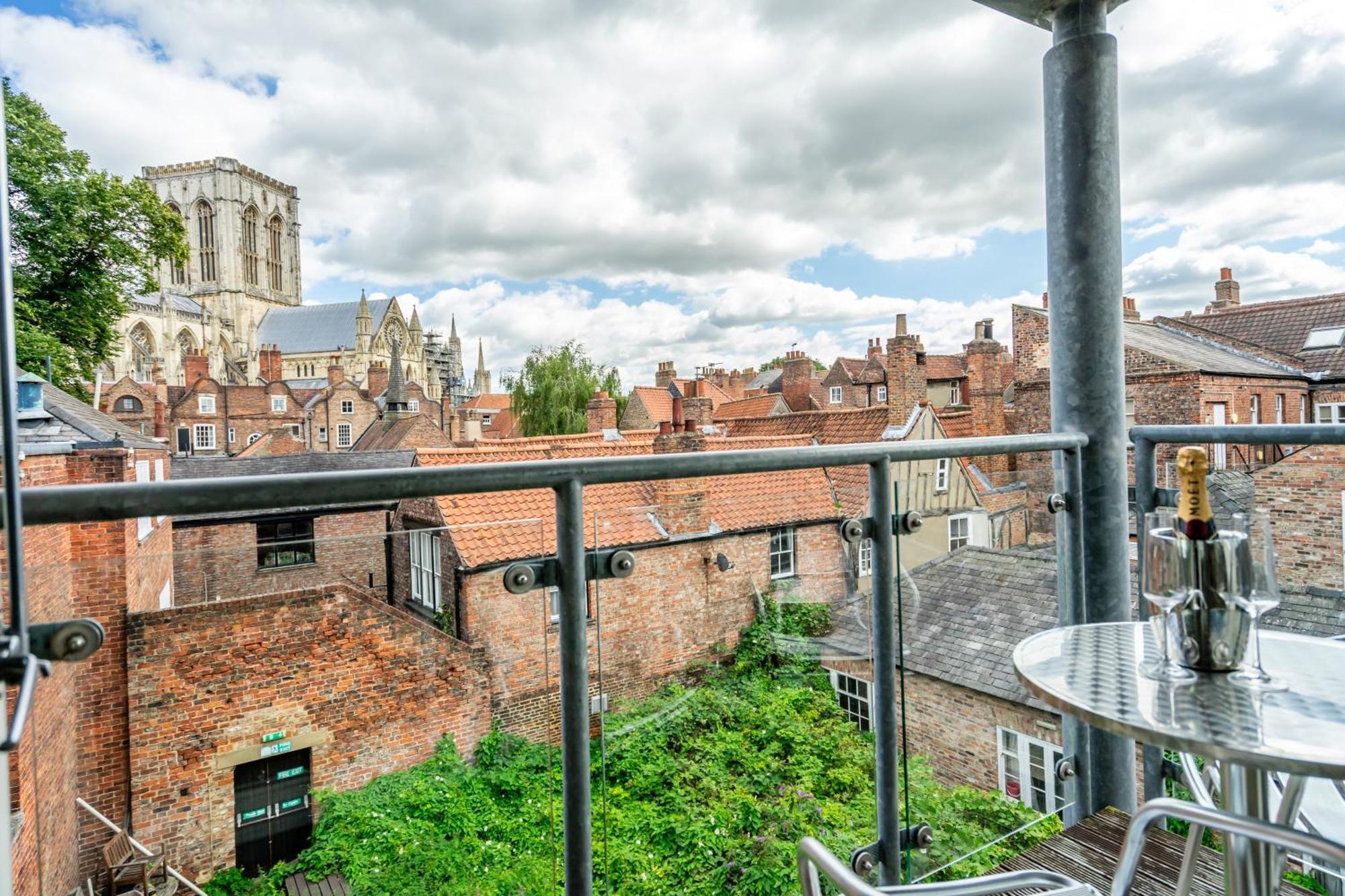 Апартаменты 11 Stonegate Court Йорк Экстерьер фото